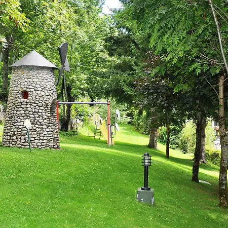 Petit Lacreu Hotel 3*