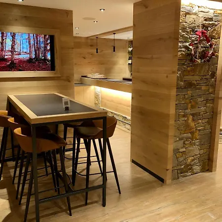 Petit Lacreu Hotel 3*