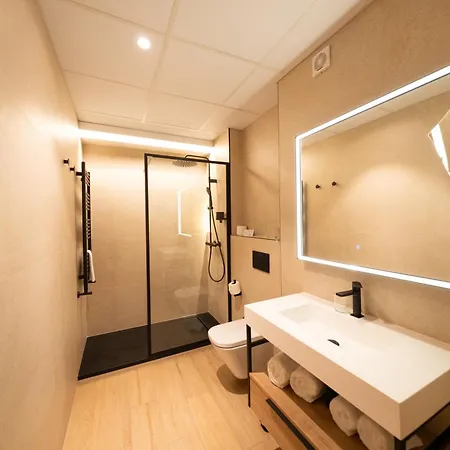 Petit Lacreu Hotel 3*