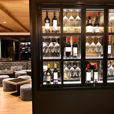Petit Lacreu Otel 3*