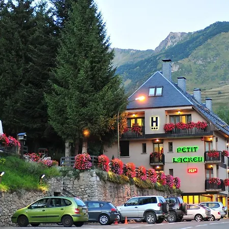 Petit Lacreu Otel 3*