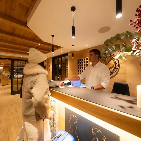 Otel Petit Lacreu 3*